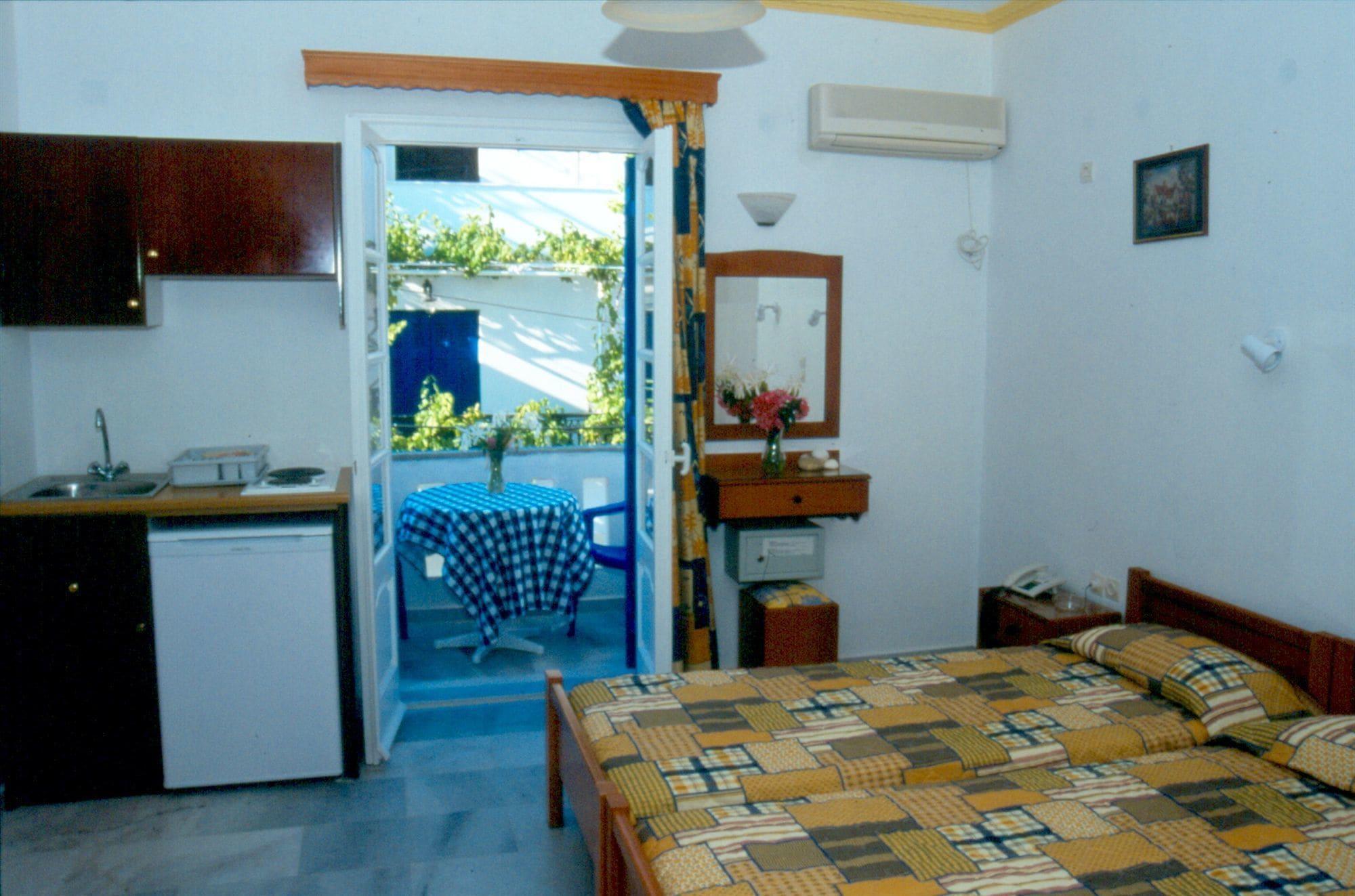 Studios Rea Sun Naxos City Extérieur photo